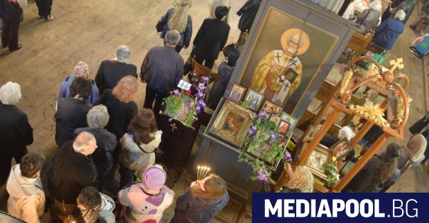 Православната църква празнува днес големия празник Вход Господен в Йерусалим