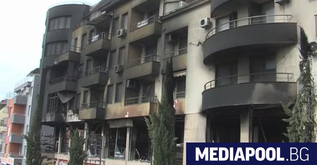 Снимка бТВ Голям пожар избухна в жилищен блок в Сандански