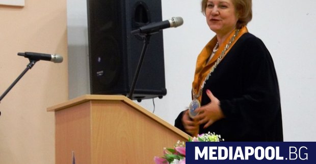 Присъждането на титлата доктор хонорис кауза на АМТИИ на Менда