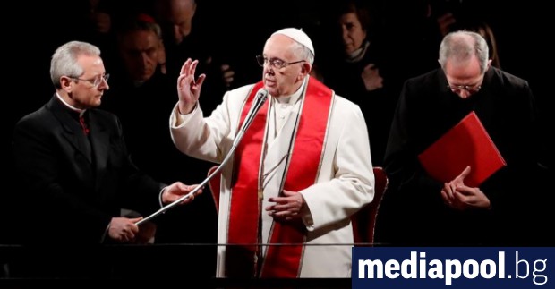 Снимка Ройтерс Папа Франциск призова хората включително служителите на Църквата