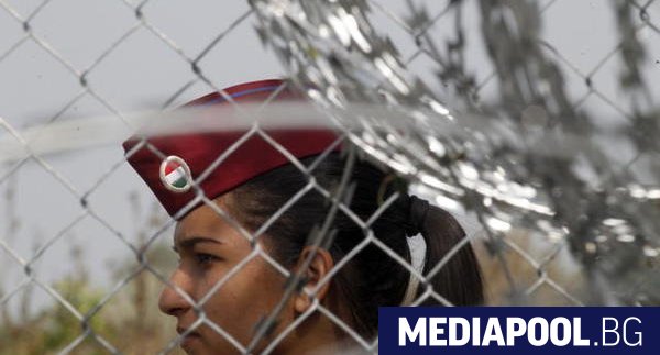 Привържениците на управляващата в Унгария дясна партия ФИДЕС в Ерчи