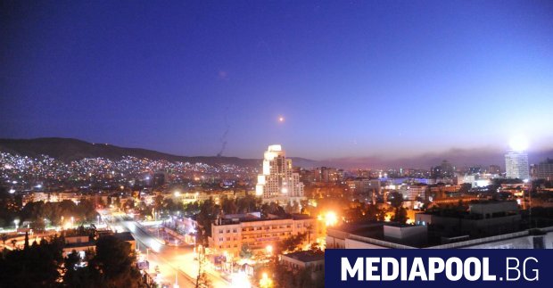 Ракета над Дамаск в нощта на въздушните удари на 14