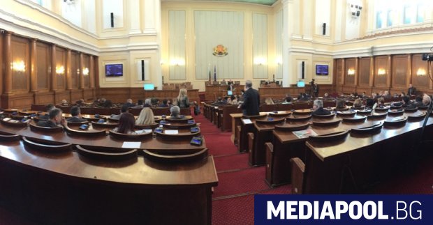 Със 152 гласа за парламентът прие на първо четене предложените