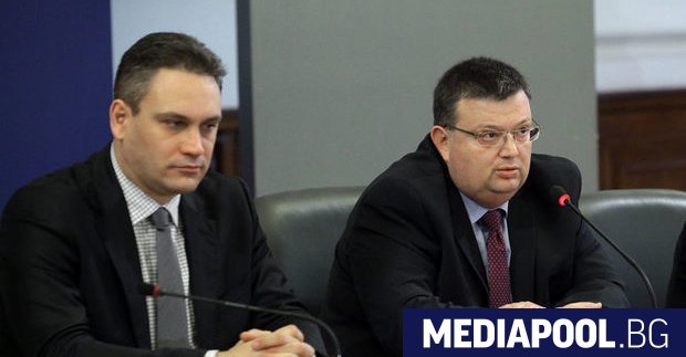 Снимка Капитал Главният прокурор Сотир Цацаров и ръководителят на новосъздадената