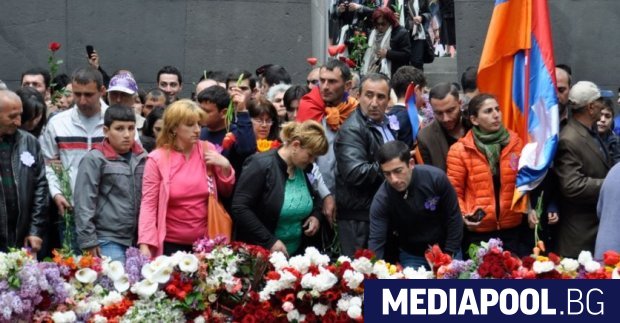 Основните политически лидери в Армения отдават почит както всяка година