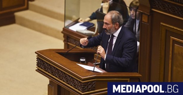 Никол Пашинян Арменският опозиционен лидер и единствен кандидат за премиерския