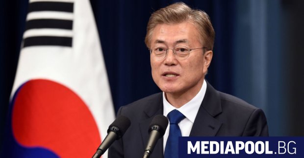 Рейтингът на южнокорейския президент Мун Дже ин за първи път от