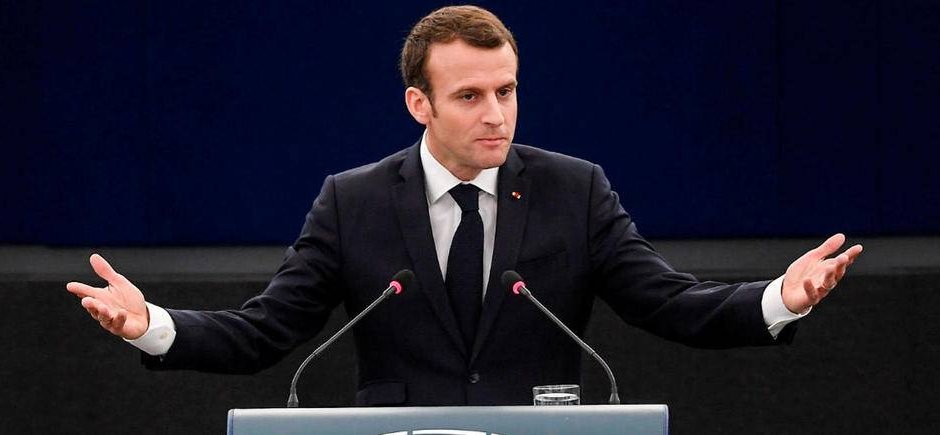 Въпреки стачките френският президент и премиер повишават популярността си