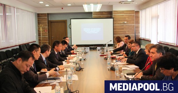 Срещата на Нанков с китайските представители сн МРРБ Китайският конгломерат