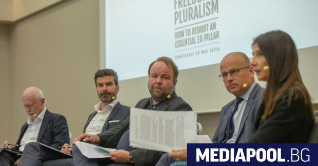 Журналисти издатели и международни неправителствени организации се обединиха на конференция