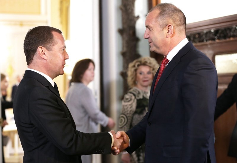 Президентът Румен Радев се срещна с руския премиер Дмитрий Медведев. Сн. БГНЕС