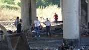 След пожара на "Струма": Движението тръгна, тонове боклук около "сянката" остават