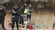 Управляващите прехвърлиха отговорността за наводненията на местната власт