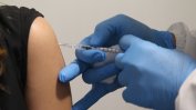 Италиански антиваксър отиде на ваксинация с "фалшива" ръка