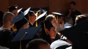 Рейтинг на университетите 2022: Безработицата сред висшистите намалява, доходите растат