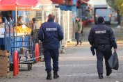 Мъж бе застрелян близо до Женския пазар след скандал със съсед