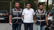 Разследван за кражба бизнесмен е взел джипа на Бююк след депортацията в Турция