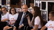Скопие проверява среща на Румен Радев с македонски деца
