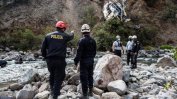 Поне 13 жертви след падане на автобус в пропаст в Перу