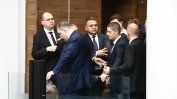 "Не са мъже, а плюнки": "Възраждане" влязоха във физически сблъсък с Пеевски и Цонев в НС (видео)