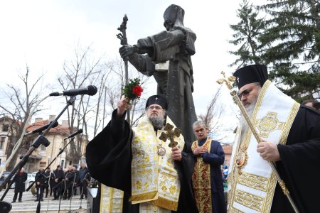 Врачанският митрополит ще ръководи временно Светия синод