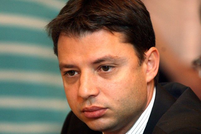 Делян Добрев