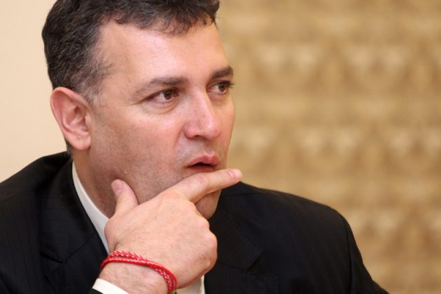 Валентин Николов