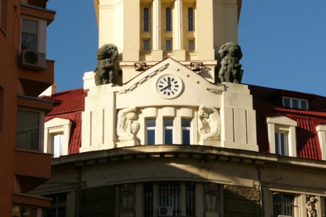 КТБ, корпоративна търговска банка, часовник, фасада