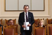 Пламен Орешарски в парламента вот на недоверие