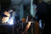работници заварчици индустрия металургична