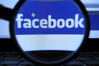 Facebook фейсбук следене лупа Интернет