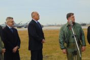Министърът на отбраната Николай Ненчев излетя с МиГ-29 спарка – боен тренировъчен самолет с два ремонтирани полски двигателя, от пистата на авиобаза "Граф Игнатиево". Успех му пожела министър-председателят Бойко Борисов. На полета присъства и полският пос