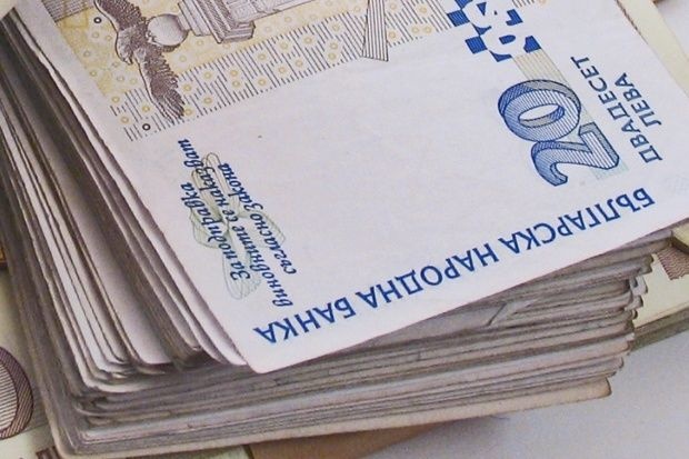 20-левка, пари, лева, банкноти, заплата, заплати