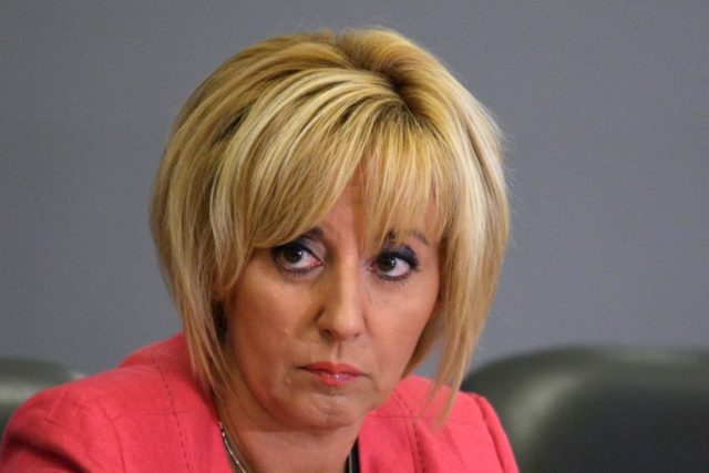 мая манолова