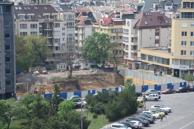 Строеж на 34-етажна сграда в кв. "Лозенец", ул. "Златен рог", небостъргач