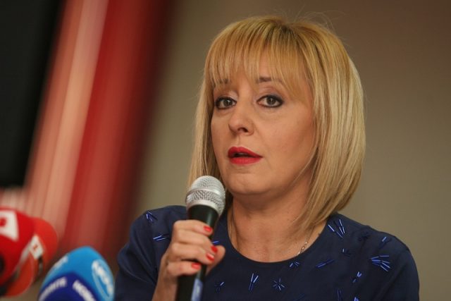 Мая Манолова