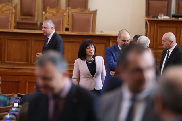 Караянчева, Цветанов