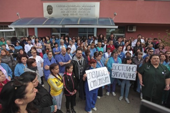 протест, педиатри