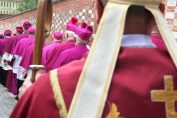 Полша католическа църква педофилия филм скандал