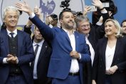 Холандецът Герт Вилдерс, италианецът Матео Салвини и французойката Марин Льо Пен на митинг в Милано миналата седмица