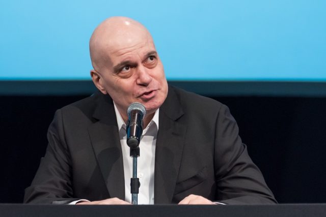 Слави Трифонов