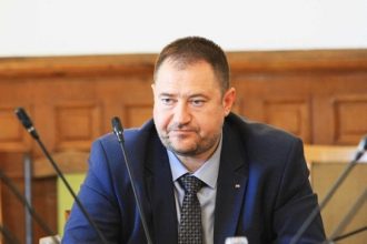 Петър Харалампиев