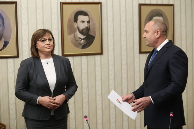 Корнелия Нинова Румен Радев връщане мандат