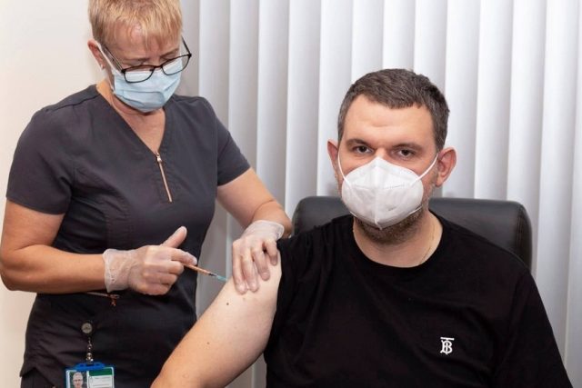 Пеевски трета доза ваксина