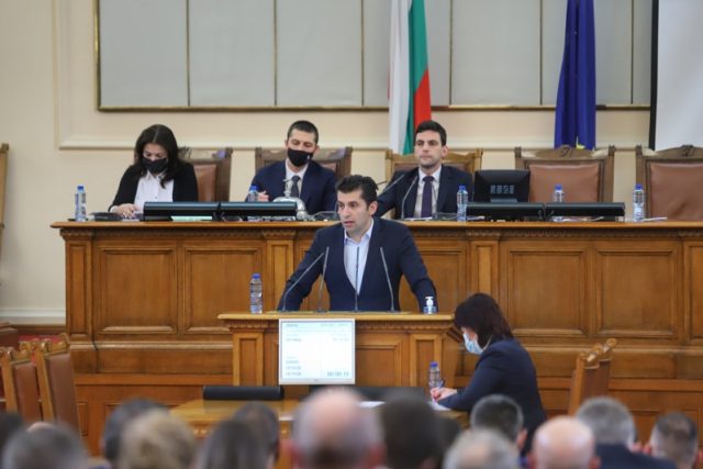Кирил Петков