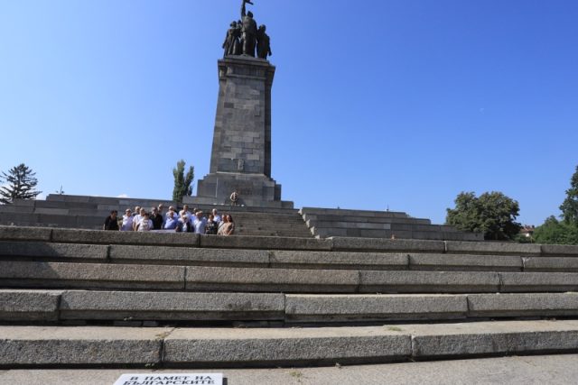 паметник Съветската армия