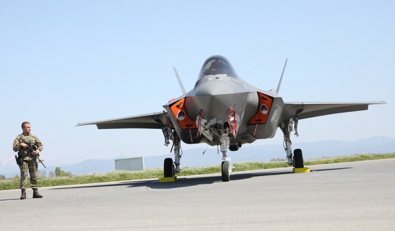 Критичен момент. Нидерландски F-35 се включват в охраната на българското небе (Видео)