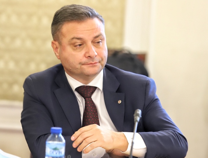 Поръчки на Топлофикация София били изпълнявани от фирми на жената на директора (обновена)