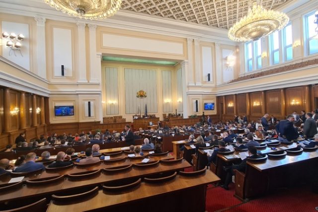 парламент, депутати