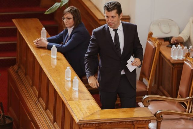 Кирил Петков, Корнелия Нинова